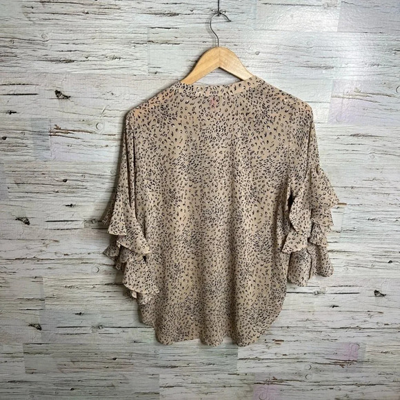 Vince camuto tan black blouse top  waterfall sleeve size small - Picture 7 of 9
